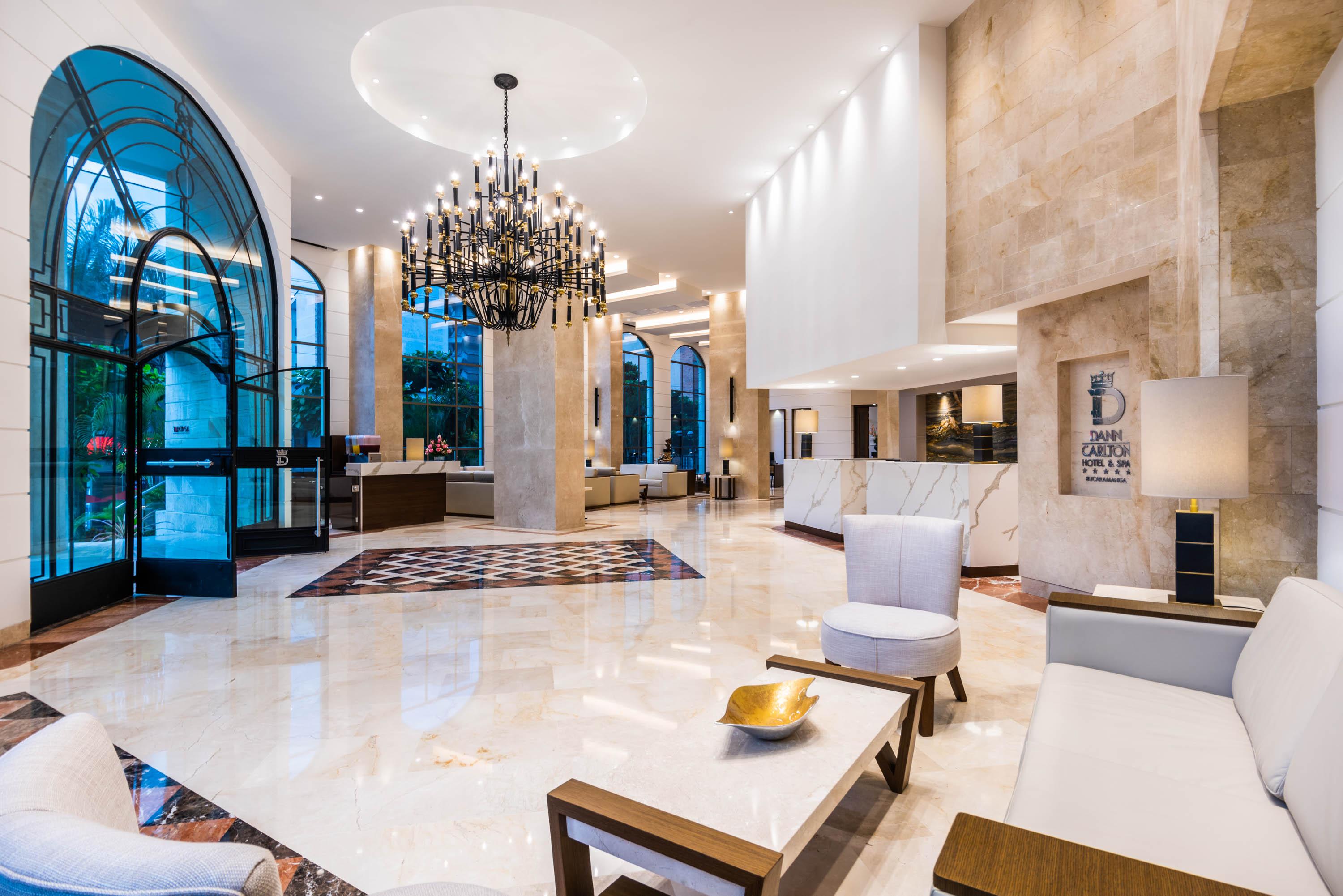 布卡拉曼加丹恩卡尔顿酒店 外观 照片 Lobby