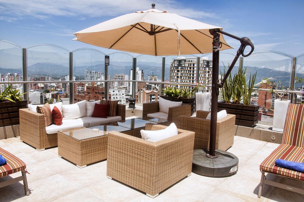 布卡拉曼加丹恩卡尔顿酒店 外观 照片 Rooftop terrace