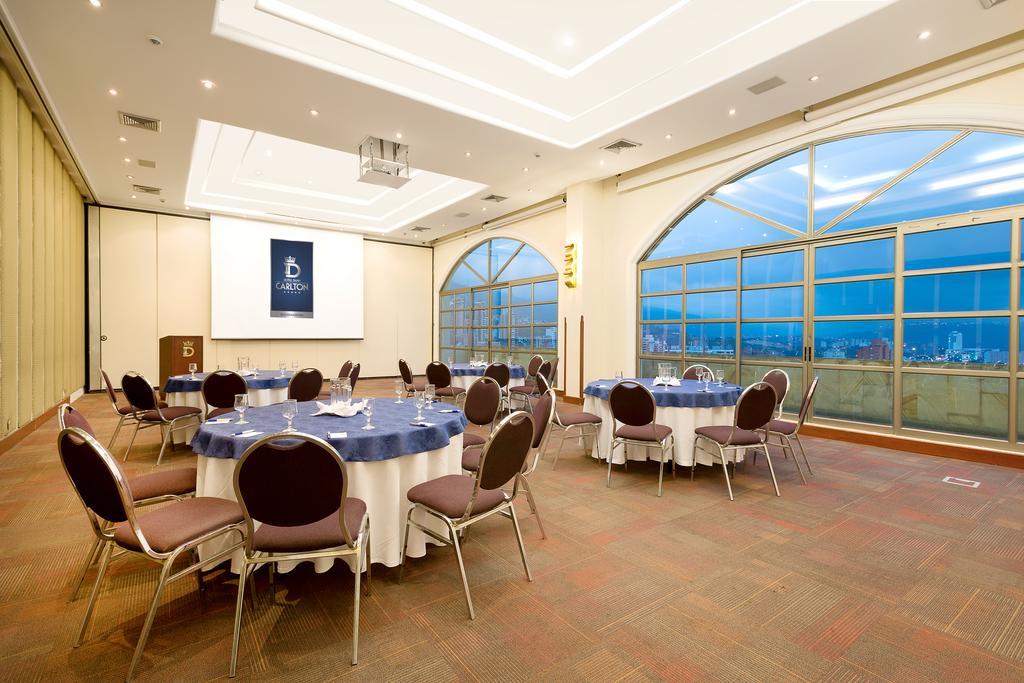 布卡拉曼加丹恩卡尔顿酒店 外观 照片 Meeting room