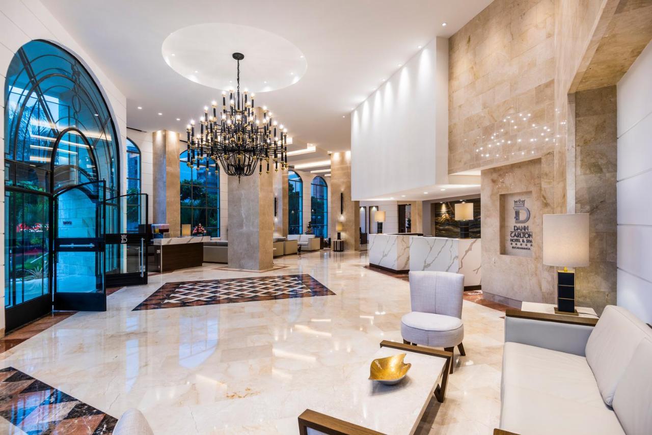 布卡拉曼加丹恩卡尔顿酒店 外观 照片 Lobby